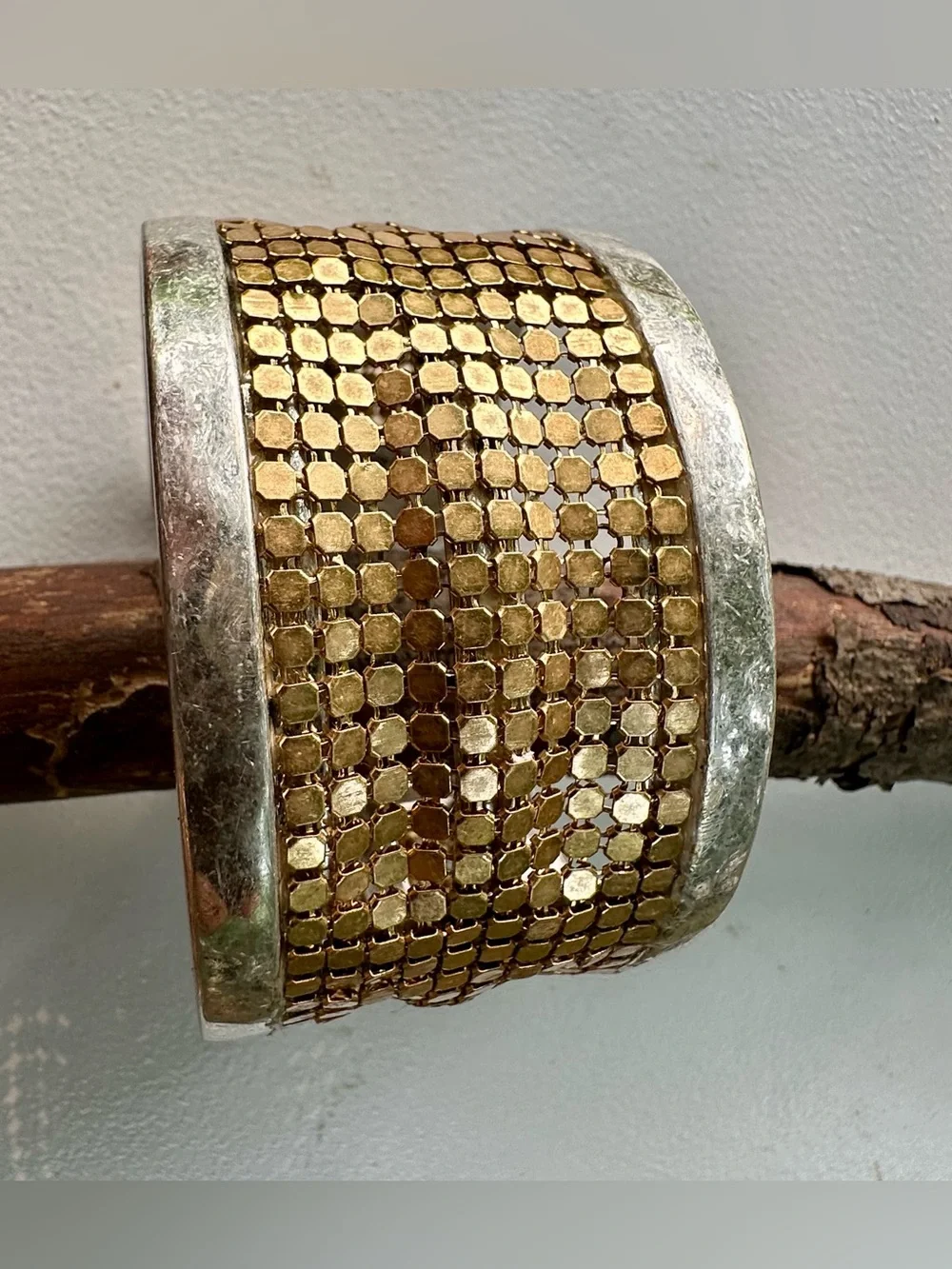 N/A shimmering gold